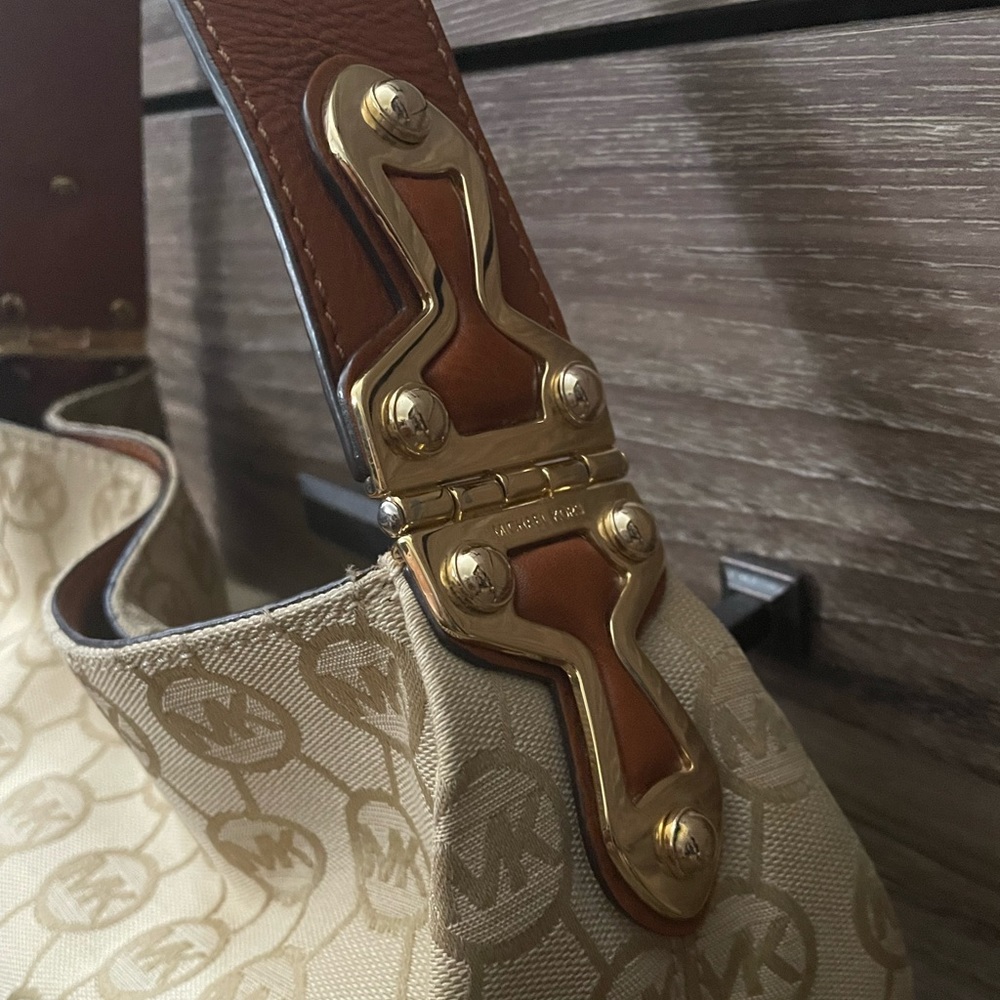 Michael Kors purse